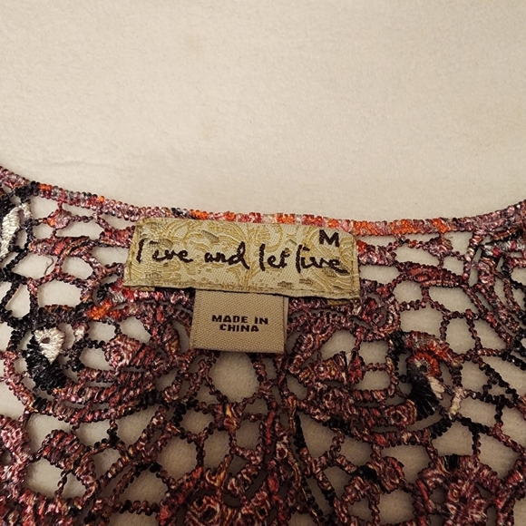 Live and Let Live Boho V-neck Crochet Lace Back Size M - Picture 9 of 12